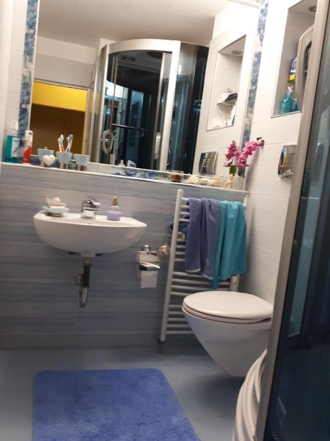 2 Bedrooms With Private Bath And Balcony Near The Airport Софія Екстер'єр фото
