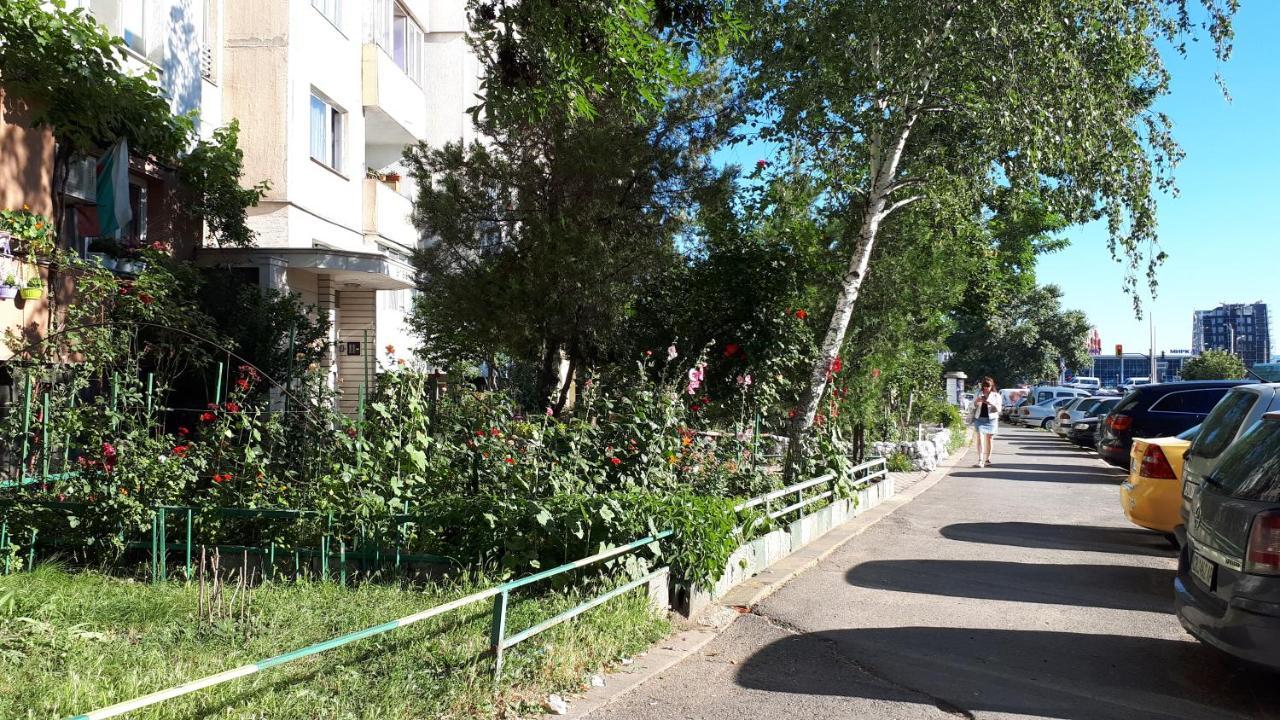 2 Bedrooms With Private Bath And Balcony Near The Airport Софія Екстер'єр фото