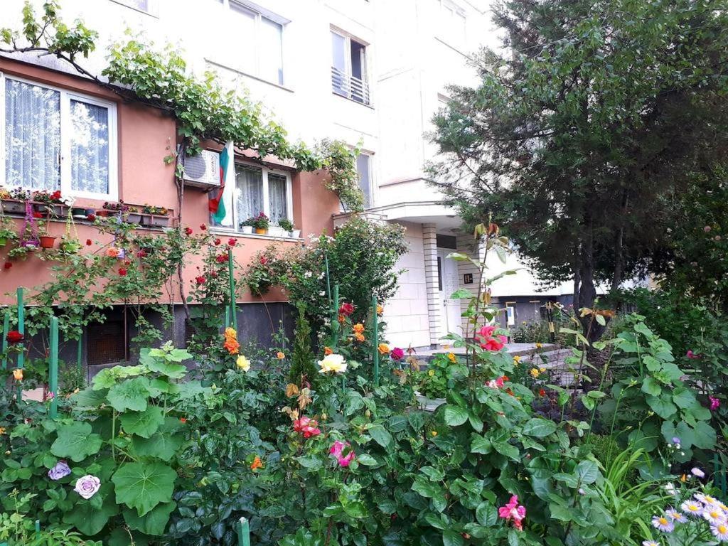 2 Bedrooms With Private Bath And Balcony Near The Airport Софія Екстер'єр фото
